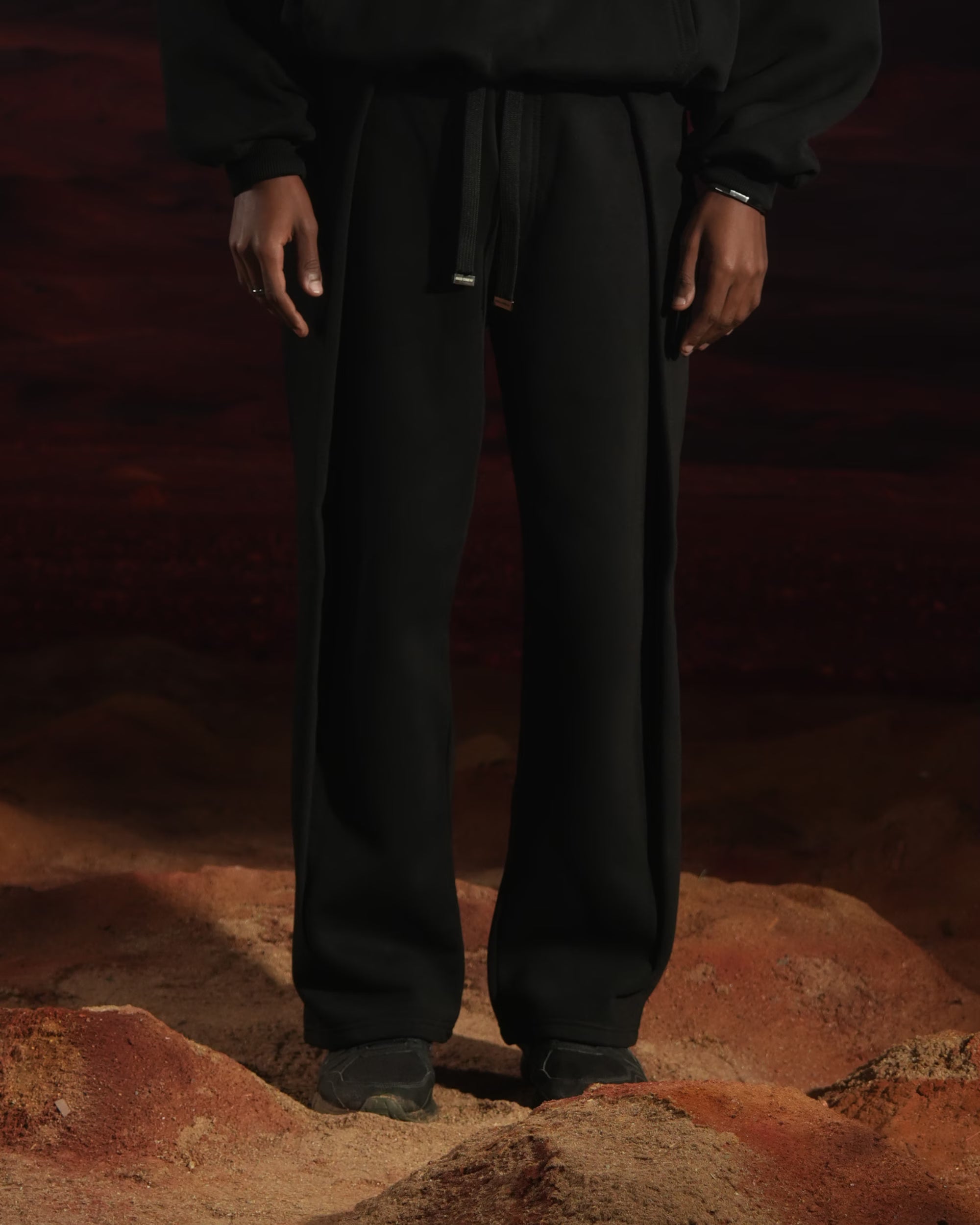 COLUMN TROUSER (BLACK)