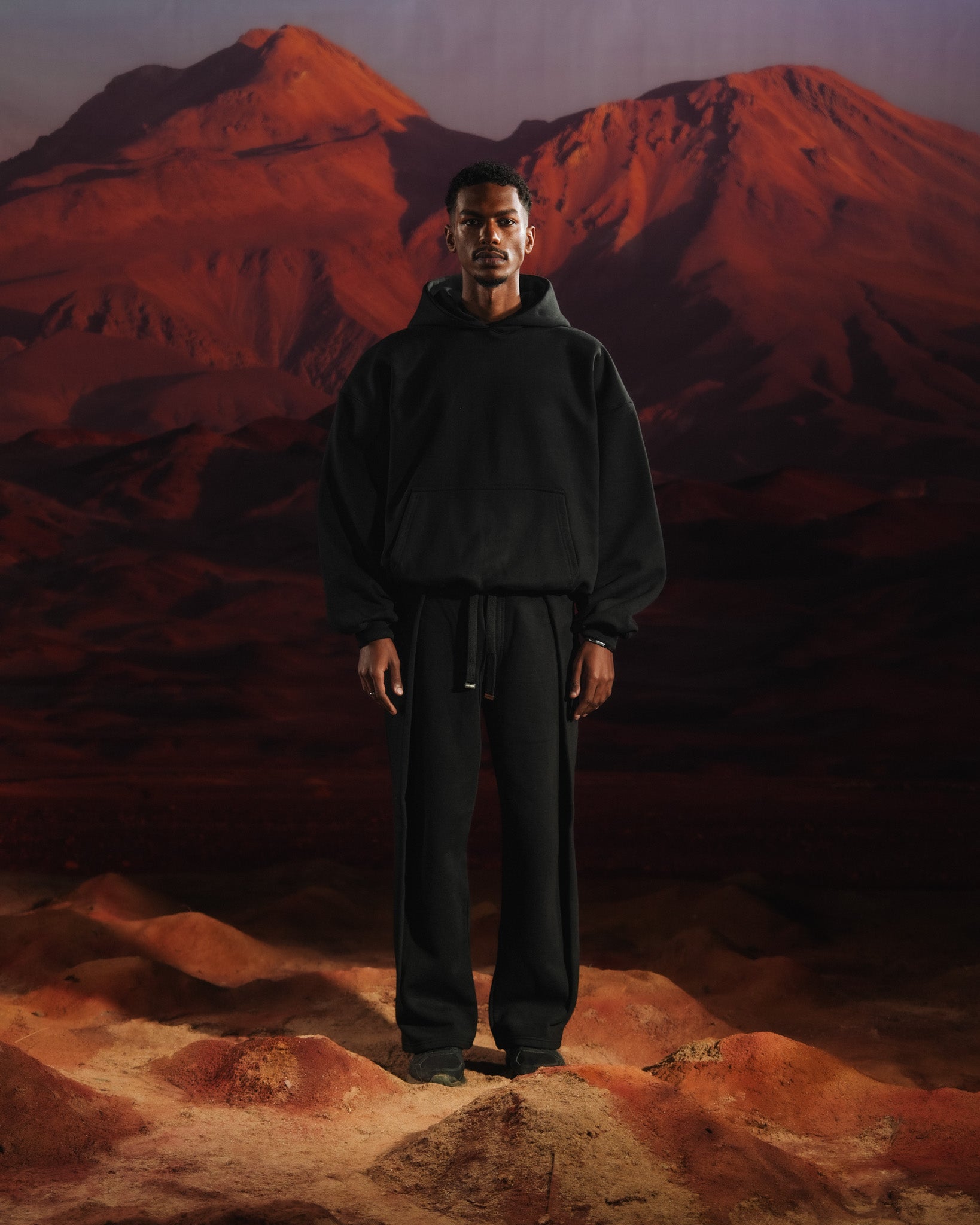 FORM 1 HOODIE (BLACK)