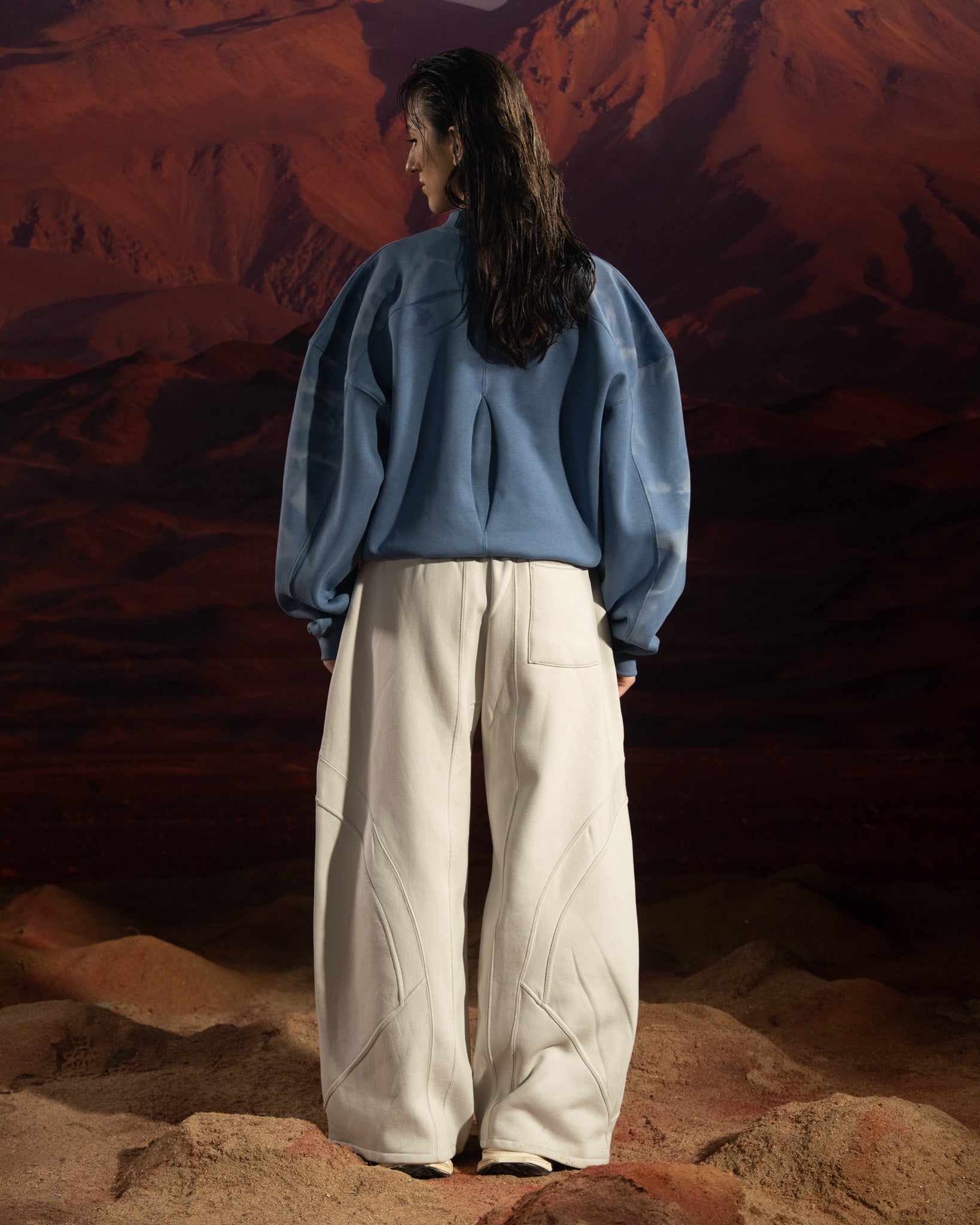 CLOUD FORM SWEATSHIRT