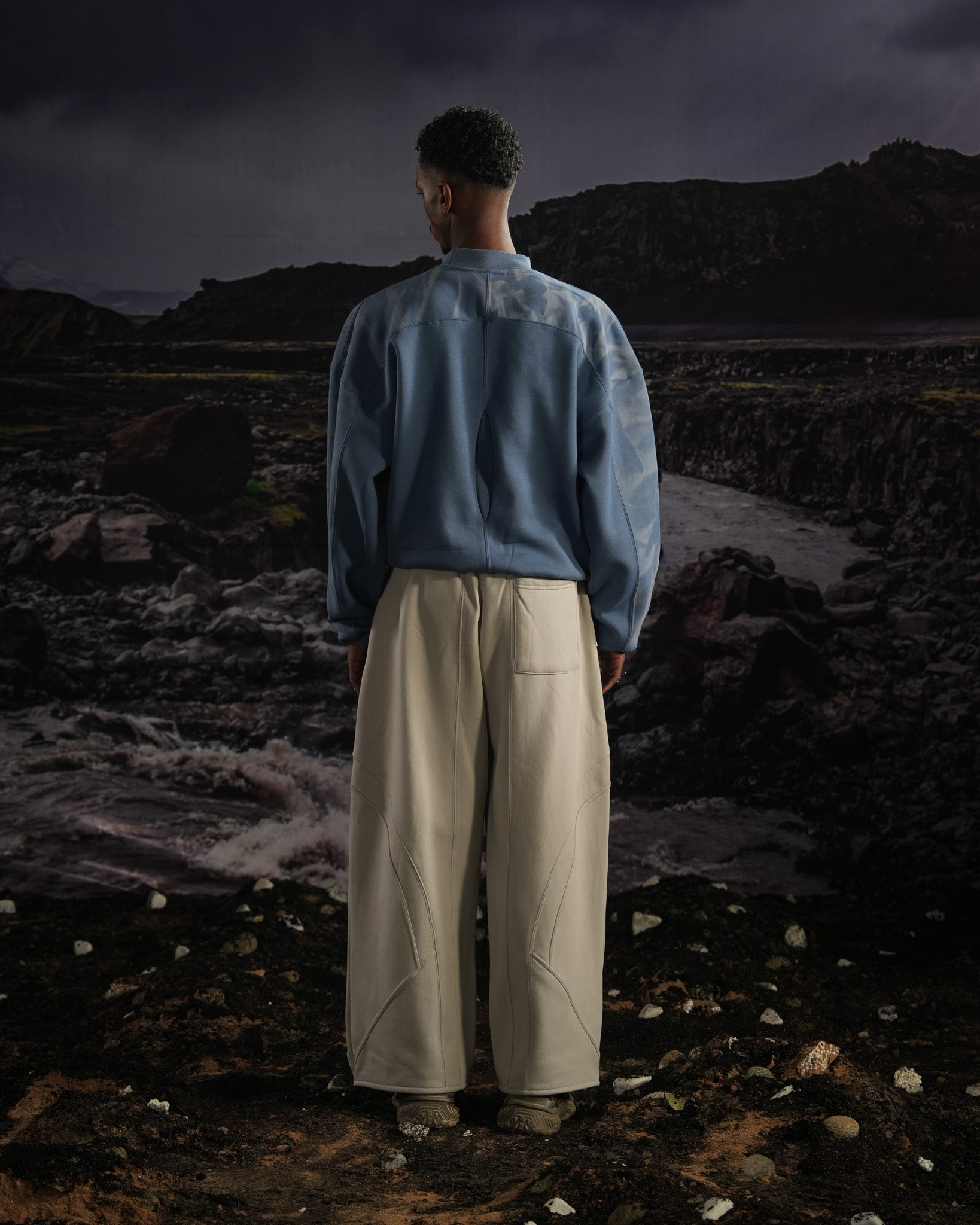 CLOUD FORM SWEATSHIRT